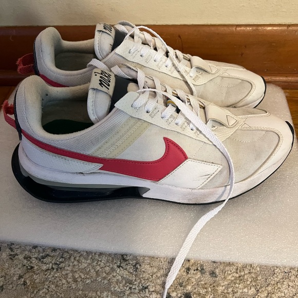 Nike Women Tennis Shoes - Picture 5 of 11